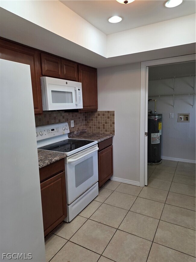 5868 Littlestone Ct in North Fort Myers, FL - Building Photo - Building Photo