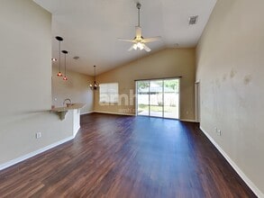 12016 Tasha Ct in New Port Richey, FL - Foto de edificio - Building Photo
