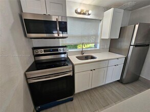 26 SE 13th Terrace in Dania Beach, FL - Building Photo - Building Photo