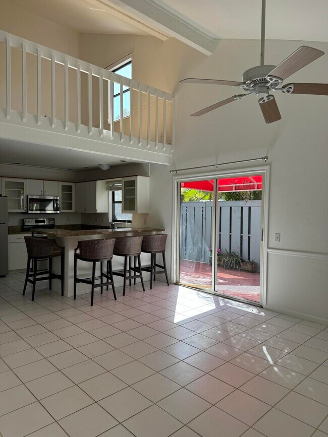 429 N Cypress Dr in Tequesta, FL - Building Photo - Building Photo
