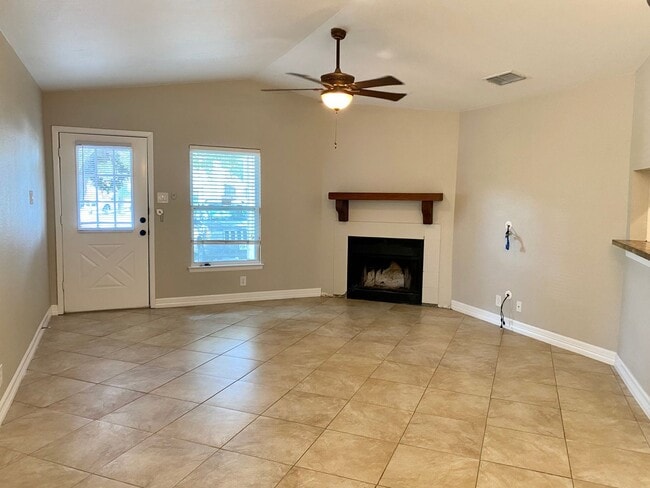 6254 Valley Knight in San Antonio, TX - Building Photo - Building Photo