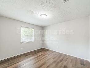 11823 Bee Ln in Houston, TX - Building Photo - Building Photo