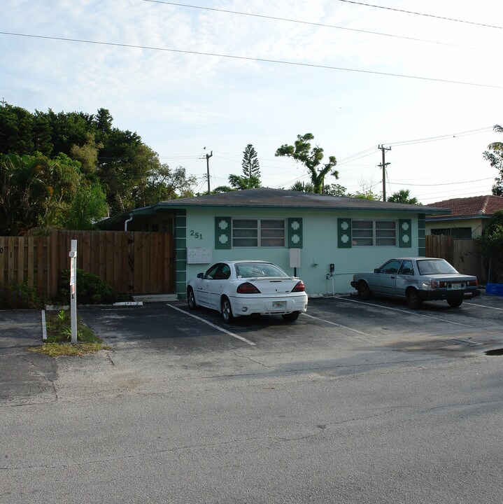 251 SE 23rd St in Fort Lauderdale, FL - Building Photo