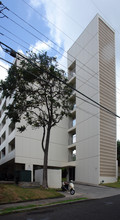 Poki Terrace in Honolulu, HI - Building Photo - Building Photo