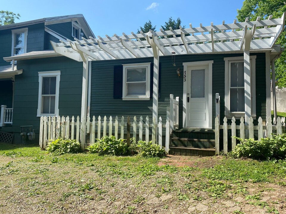 753 Glendale Rd in Marietta, OH - Foto de edificio
