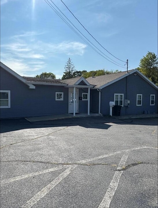1135 Washington St, Unit 1135 A in Holliston, MA - Building Photo