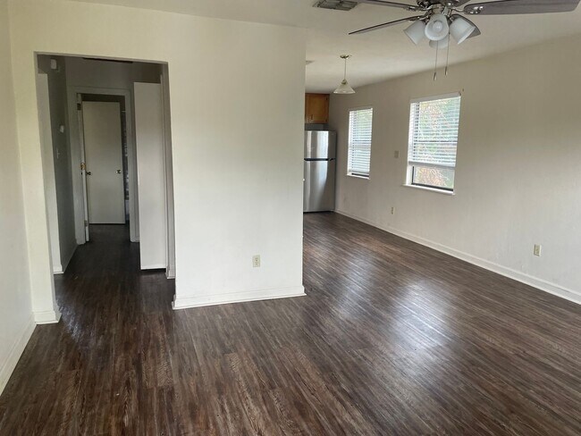 301 Dixie Dr-Unit -DIX-301-E4 in Tallahassee, FL - Building Photo - Building Photo