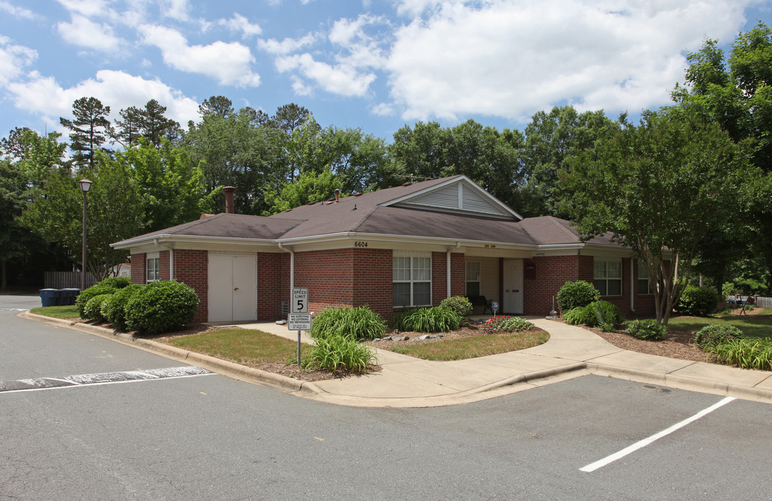 Tillinghast Place in Charlotte, NC - Building Photo