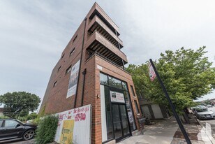 2248 W Irving Park Rd in Chicago, IL - Building Photo