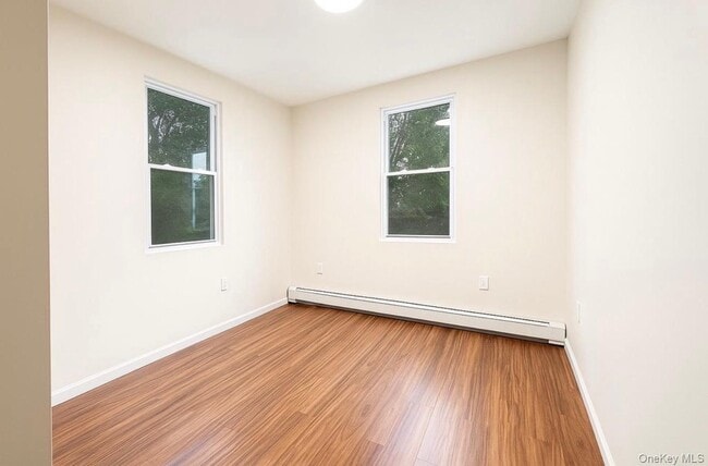 557 Van Nest Ave in Bronx, NY - Building Photo - Building Photo