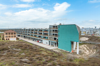 La Mirage Beachfront Condominiums in Port Aransas, TX - Building Photo - Building Photo