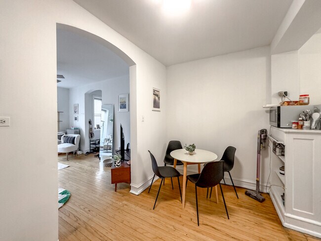 2023 N Humboldt Blvd, Unit J04P in Chicago, IL - Foto de edificio - Building Photo