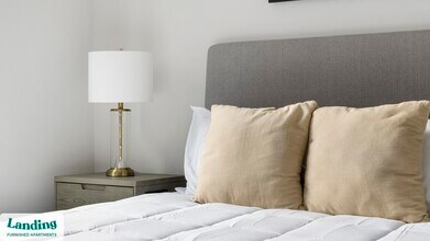 930 Howell Mill Rd NW, Unit 1126 in Atlanta, GA - Foto de edificio - Building Photo