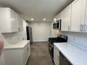 186 Summit Ave, Unit 1 in Quincy, MA - Foto de edificio - Building Photo