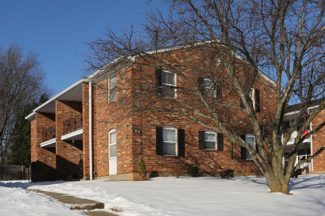 2516 Langdon Dr in Louisville, KY - Foto de edificio