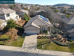 4173 Torrazzo Way in El Dorado Hills, CA - Building Photo - Building Photo