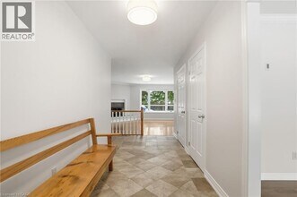 11 Mays Crescent in Waterdown, ON - Building Photo - Building Photo