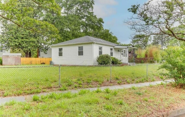 7725 Fayver Ave in Norfolk, VA - Building Photo - Building Photo