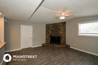 7525 Pheasant Run Dr in Jacksonville, FL - Foto de edificio - Building Photo