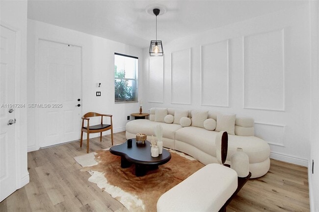 4362 NW 114th Path in Doral, FL - Foto de edificio - Building Photo