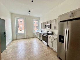 2016 Forbes Ave, Unit 201 Apartments