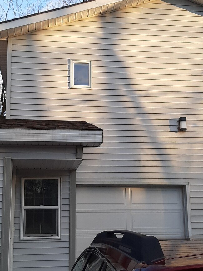 35 Sherwood Ln Rentals in Burnt Hills, NY