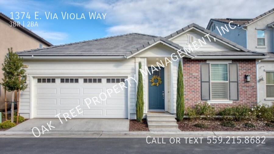 1374 E Via Viola Way in Fresno, CA - Building Photo