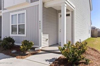 8223 Paramount Point in Winnabow, NC - Foto de edificio - Building Photo
