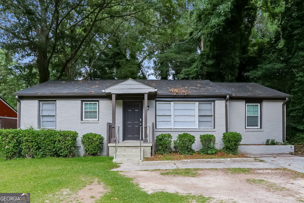 2517 Old Colony Rd in East Point, GA - Building Photo