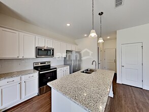 1366 Celery Ave in Sanford, FL - Building Photo - Building Photo
