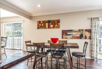 3615 Sunswept Dr in Los Angeles, CA - Building Photo - Building Photo