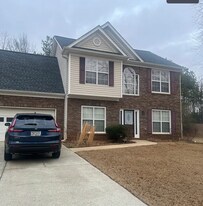 235 Circle Rd in Dacula, GA - Building Photo
