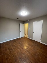 119 E Amador St in Fresno, CA - Foto de edificio - Building Photo