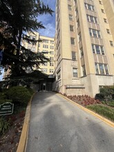 4801 Connecticut Avenue Apartments in Washington, DC - Foto de edificio - Building Photo