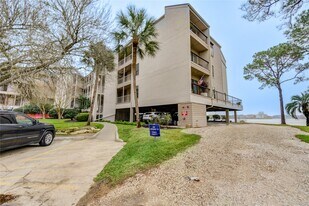 401 Lakeside Ln in Houston, TX - Building Photo