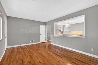 8 Kathleen Ct in Florissant, MO - Building Photo - Building Photo
