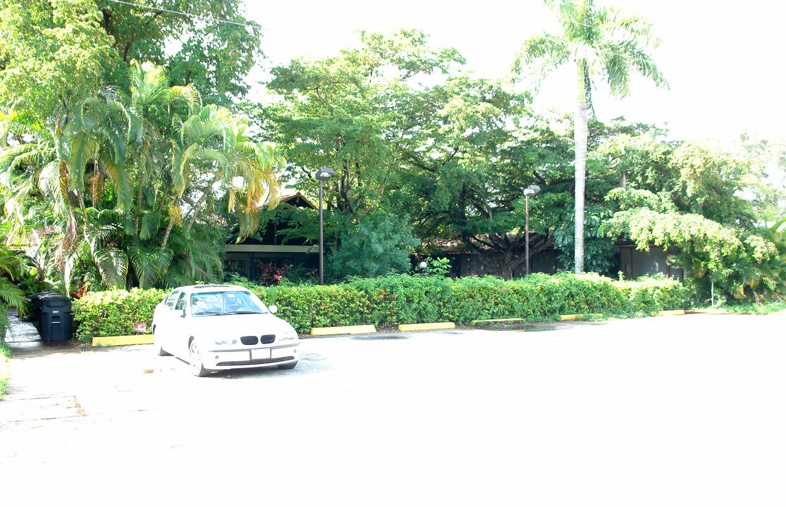 1050-1060 NE 129th St in Miami, FL - Foto de edificio