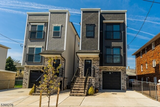 329 High St in Elizabeth, NJ - Building Photo - Building Photo
