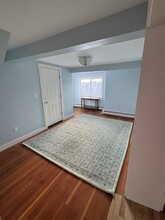 20 Seacliff Ave, Unit 2 bedroom in Old Orchard Beach, ME - Building Photo - Building Photo