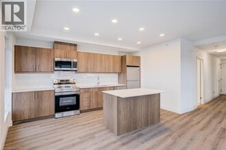 1333 Weber St E in Kitchener, ON - Building Photo - Building Photo