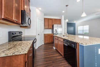 172 Renford Rd in Ball Ground, GA - Building Photo - Building Photo