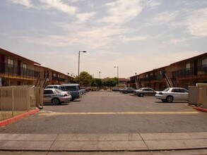 Buenas Black Canyon in Phoenix, AZ - Foto de edificio - Building Photo