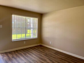 1701 Lobdell Ave in Baton Rouge, LA - Building Photo - Building Photo