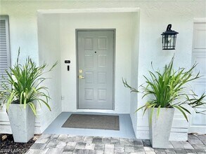 2499 River Reach Dr in Naples, FL - Building Photo - Building Photo