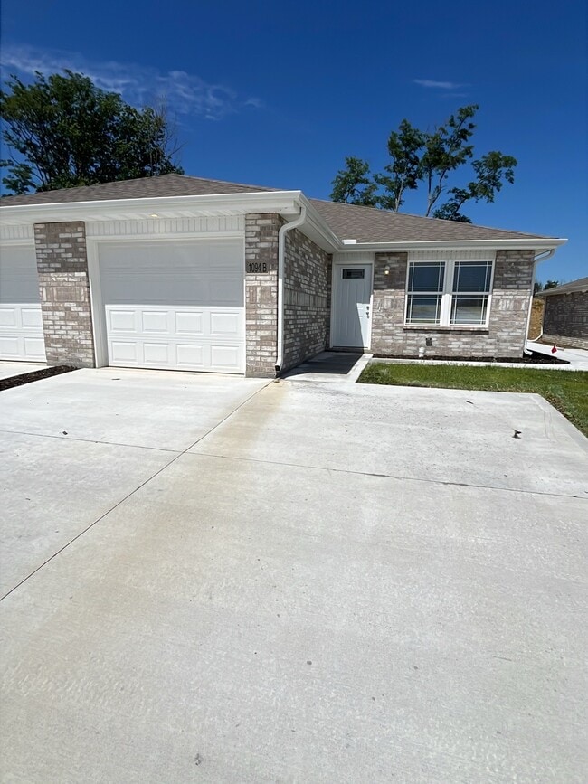 property at 1094 Pebblecreek Dr