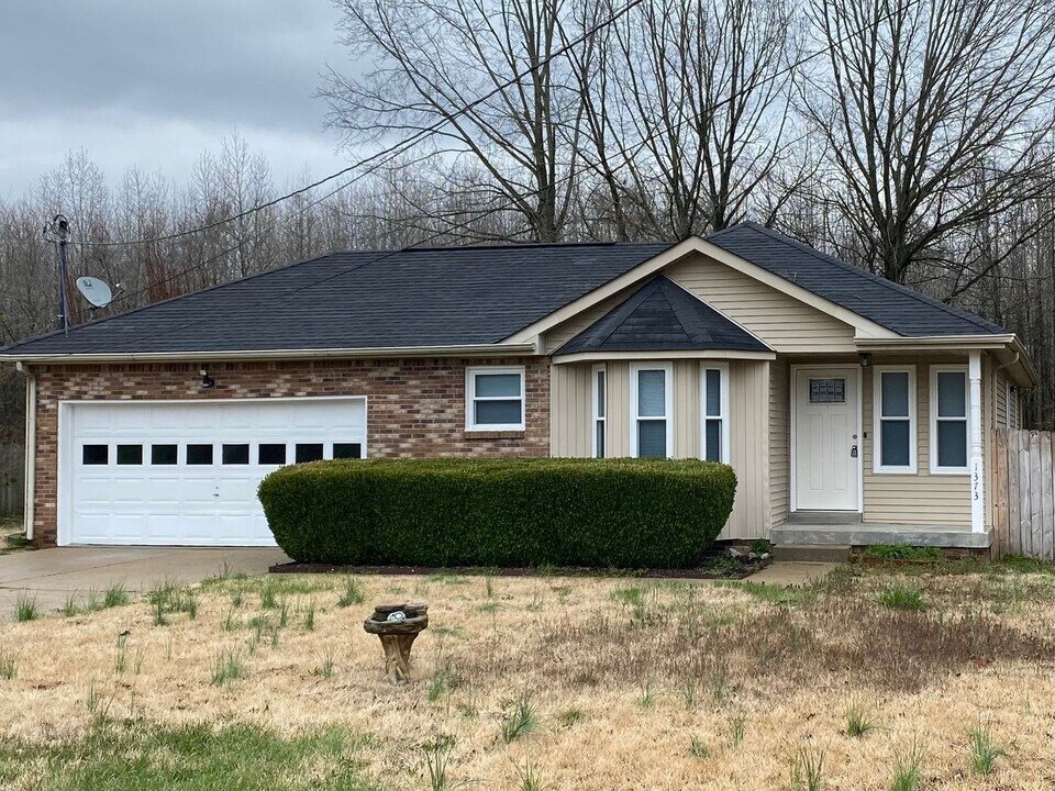 1373 N Liberty Church Rd in Clarksville, TN - Building Photo