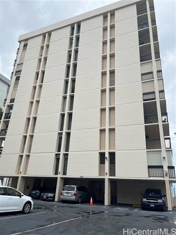 1560 Thurston Ave in Honolulu, HI - Building Photo