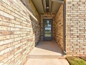 1935 W Flintlock Wy in Mustang, OK - Building Photo - Building Photo