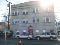 200 W Englewood Ave in Englewood, NJ - Foto de edificio - Building Photo