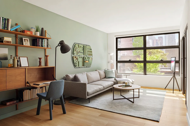 547 W 47th St in New York, NY - Building Photo - Building Photo